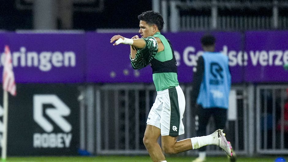 Ragnar Oratmangoen draagt 55 minuten fout shirt bij Sparta - Fortuna