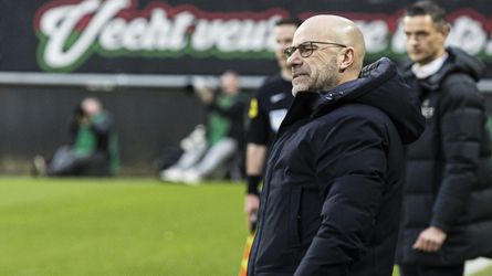 'Bij vlagen arrogant': PSV-trainer Peter Bosz schrikt van nederlaag tegen NEC aan