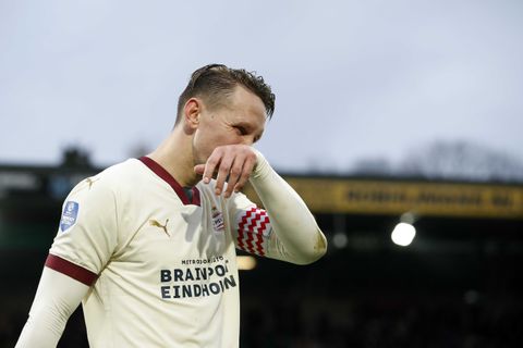Luuk de Jong verklaart gemiste strafschop: 'Iedereen weet inmiddels wel wat ik doe'