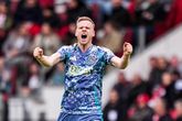 'Meesterlijk' Ajax kan champagne koud zetten na keiharde klap voor zwalkend PSV