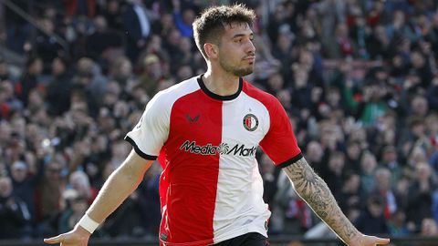 Feyenoord-uitblinker zorgt voor verbazing bij Robin van Persie: 'Hij spot eigenlijk met alle wetten van voetbal'