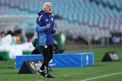 Opvolger van Dick Advocaat bij Curaçao droomt hardop over stunt op WK voetbal: 'Waarom wij niet?'