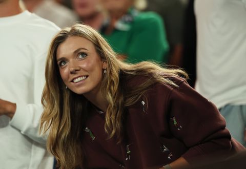 Toptennisster (29) viert vrijgezellenfeest in jaar van huwelijk met bekende verloofde: 'Beste weekend ooit'