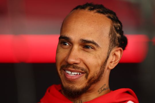 Formule 1-ster Lewis Hamilton onthult reden achter sterke seizoensstart bij Ferrari: 'Alles is veranderd'