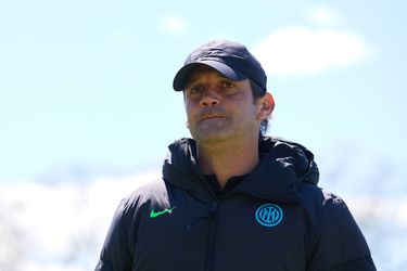 Van assistent naar hoofdtrainer in vijf jaar: 'Ajax heeft grootste plannen met oud-publiekslieveling'