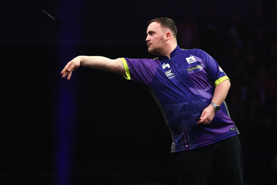 Luke Littler mist Euro Tour in Nederland om naar Manchester derby in FA Cup-finale te gaan