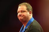 Vroegere WK-tegenstander Raymond van Barneveld krijgt torenhoge schorsing van elf (!) jaar