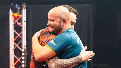 Topdarters 'gaan kapot' na uniek moment: 'Vreselijk voor die mannen, natuurlijk voel je dan schaamte'