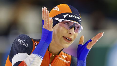 Nederlandse topschaatsster gelooft haar ogen niet bij bezoek aan internationale ster: 'Hij kan het'