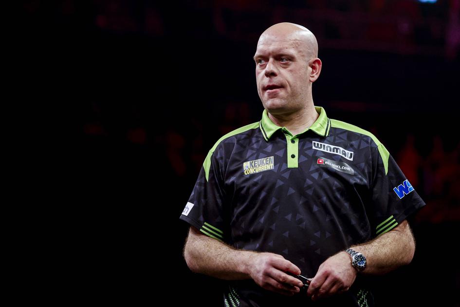 Topdarter Raymond van Barneveld blameert zich weer, Micha...