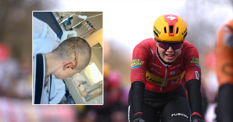 Noors wielertalent (19) toont heftig litteken na akelige val in Parijs-Roubaix: 'Ik heb veel pech gehad'