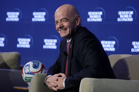 Omstreden FIFA-baas Gianni Infantino zo goed als zeker van 'verboden' termijn na goed nieuws