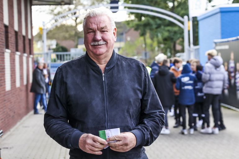 Frans van Seumeren schiet uit zijn slof na rellen bij FC Utrecht: 'Stel vandalen verkloot het'