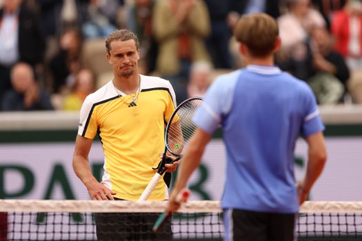 Toppers op Roland Garros: Novak Djokovic probleemloos door, Holger Rune en Casper Ruud moeten enorm diep gaan