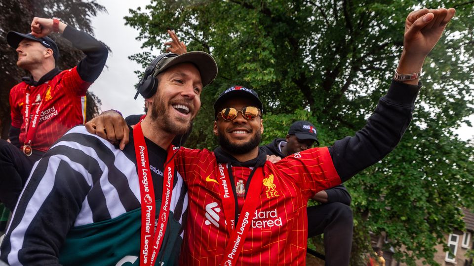 Kampioensfoto zorgt voor ophef rondom Liverpool-ster: 'Gakpo moet hier gewoon van wegblijven' image