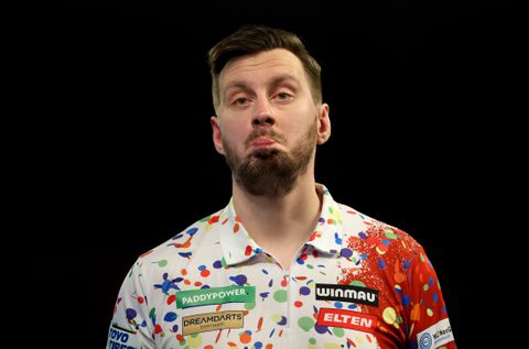 Duitse topdarter uit felle kritiek richting de PDC: 'Zo hoeven ex-dartsterren nooit meer te werken'