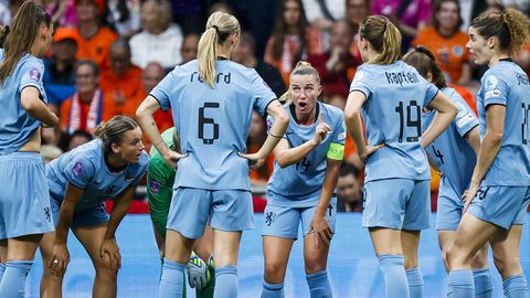 Onverwachtse domper valt zwaar in het kamp van Oranje Leeuwinnen: 'Waarom zullen we van slag raken?'
