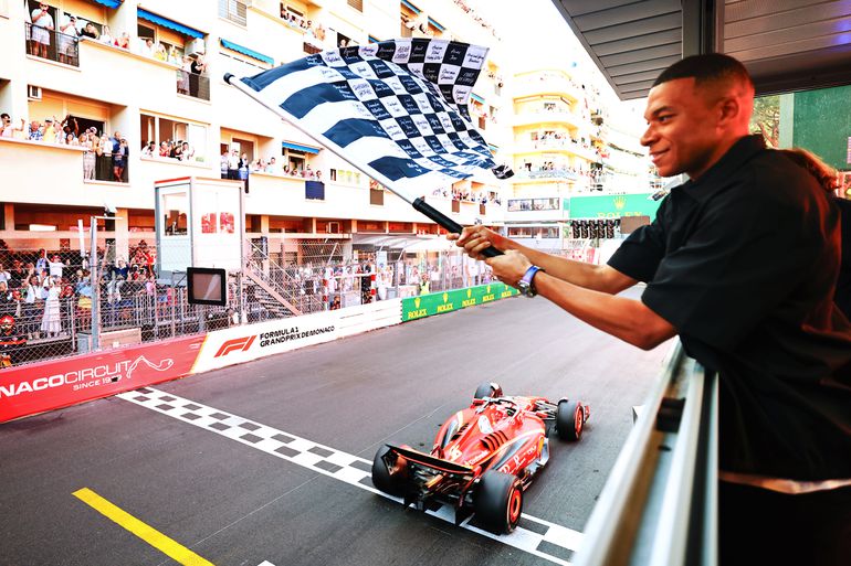 'Iconische rivaliteit': Kylian Mbappé speelt voor eerste nieuwe F1-game tegen absolute topcoureur