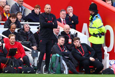 'Ze kunnen eindelijk weer een Jordaans liedje zingen': volste vertrouwen in John Heitinga als hoofdtrainer Ajax