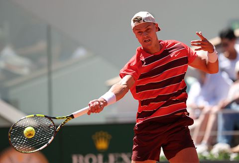 Toptennisser oogst lof en ongeloof bij publiek van tegenstander op Roland Garros na geweldig punt