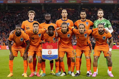 Deze international kwam uren vooraf als eerste aan bij Oranje-trainingskamp: 'Dat moet wel'