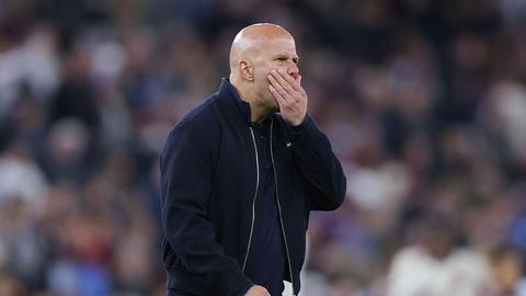 Arne Slot keert na afscheid bij Liverpool huiswaarts met enorm miljoenenbedrag