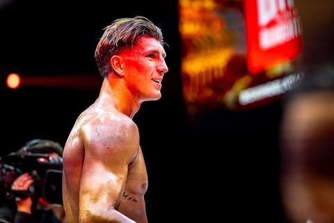 Geweldig nieuws voor bokssensatie Gradus Kraus, vechtsportlegende Albert Kraus op speciale wijze geëerd