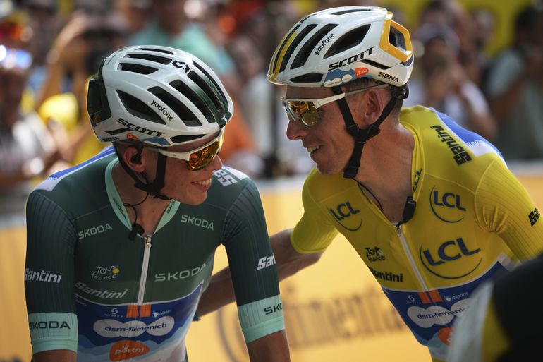 Live Tour de France 2024 | Met Frank van den Broek in de groene trui moet het peloton weer flink klimmen
