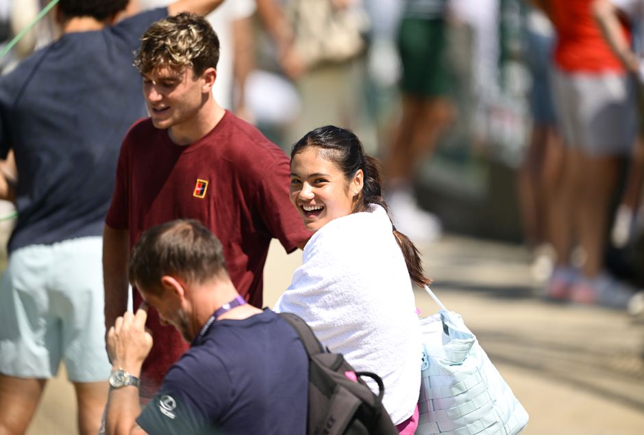 Veelbesproken toptennisster maakt opvallende keuze op de dag van Wimbledon-start