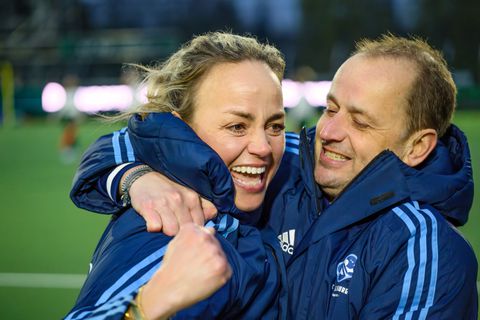 Voormalig Oranje-hockeyster viert speciale dag met liefde van haar leven: ‘Had niemand gedacht, hè?’