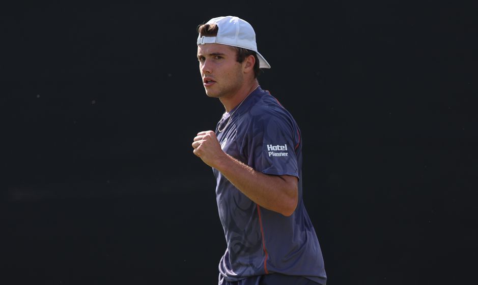 Enorme stunt in eerste ronde Wimbledon: Brit met wildcard (22) verslaat wereldtopper
