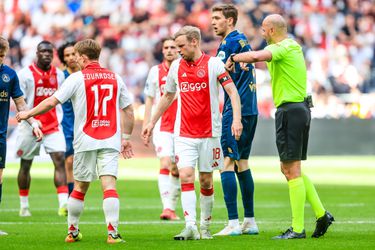 Ajax slaat grote slag en houdt 'belangrijke schakel' in Amsterdam