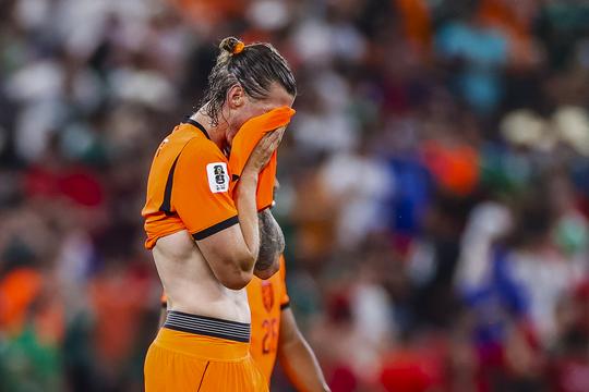 Wout Weghorst in tranen na krankzinnige penaltyserie bij Nederland - Marokko