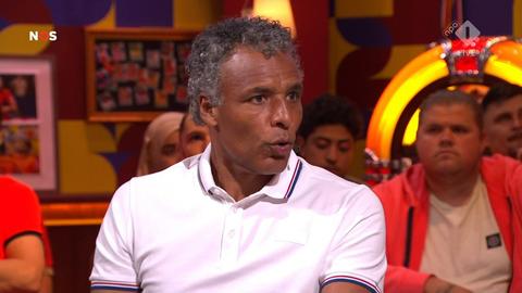 Pierre van Hooijdonk en Rafael van der Vaart bikkelhard voor missende Oranje-spelers: 'Al die idiote dingen'