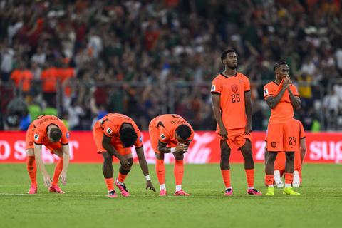 Oranje-spelers na WK-uitschakeling slachtoffer van gedrag waarvoor gewaarschuwd werd: 'We vinden dit verschrikkelijk'