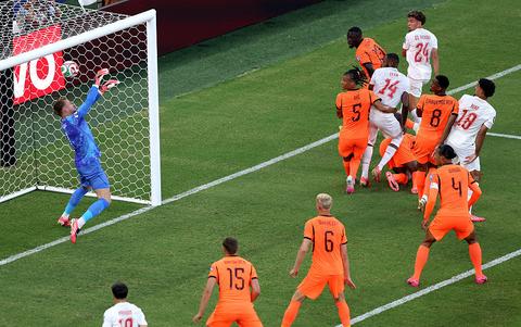 Live WK voetbal | Nederland en Marokko nog altijd in evenwicht na verhitte eerste helft