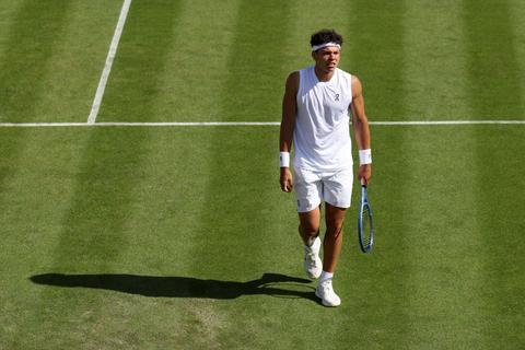 Grote stunt op Wimbledon: titelkandidaat sneuvelt na enorme thriller al in eerste ronde