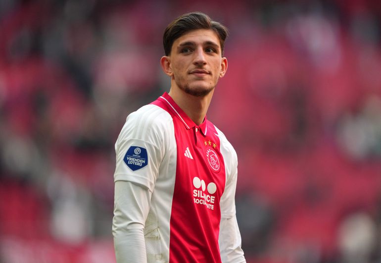 Ajax komt met volgende maatregel om vier spelers richting de uitgang te duwen