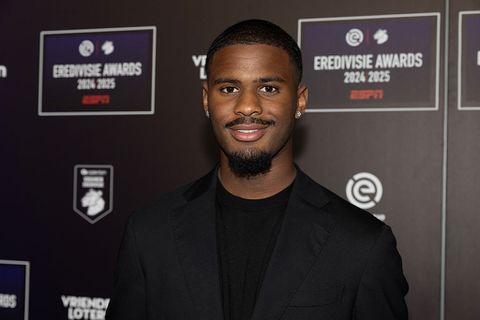 Ajax maakt precieze bedrag bekend van transfer Jorrel Hato naar Chelsea: 'Dat hadden we het liefst'