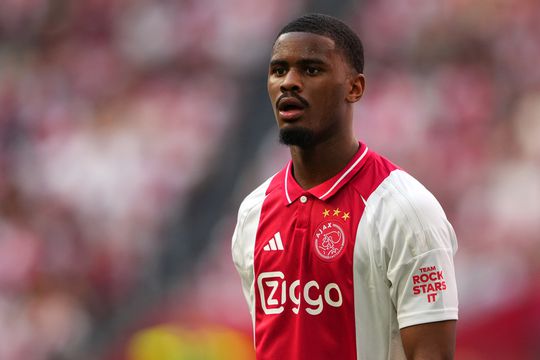 Transfer van Jorrel Hato naar Chelsea plots in impasse: 'Ajax moet genoegen nemen met veel minder'