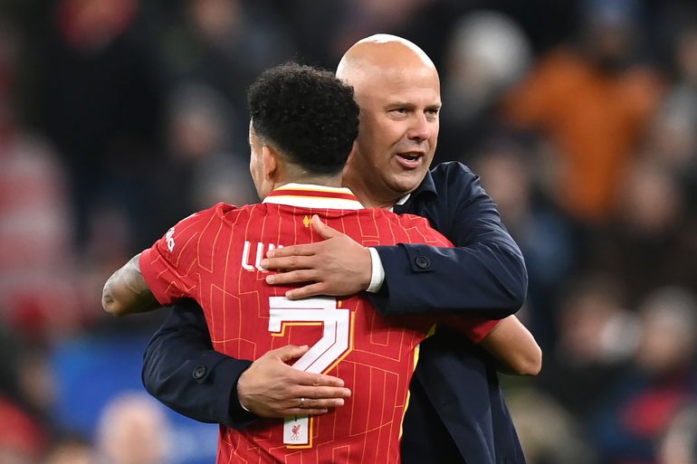 Trainer Arne Slot ziet sterspeler voor 75 miljoen euro vertrekken en heeft ruimte voor nieuwe toptransfers