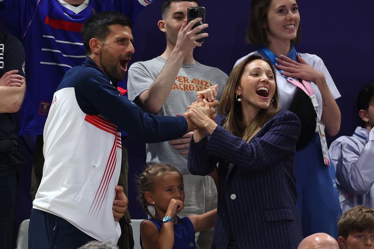 Toptennisser Novak Djokovic brengt met vrouw en kinderen bezoekje aan 'speeltuin voor de rijken'