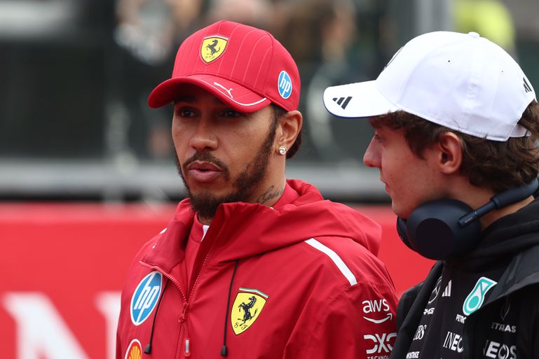 Single Lewis Hamilton openhartig over zijn liefdesleven en wens om gezin te stichten: 'Hoe doen ze het?'