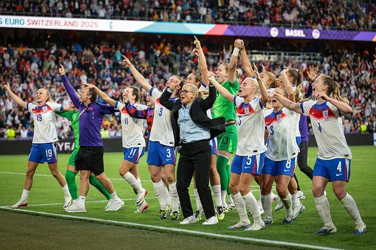 Engelse speelsters een fortuin waard dankzij Sarina Wiegman: 'Ze kunnen tussen 55 en 90 miljoen euro maken'
