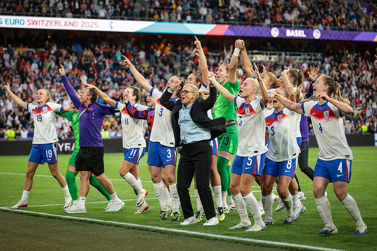 Engelse speelsters een fortuin waard dankzij Sarina Wiegman: 'Ze kunnen tussen 55 en 90 miljoen euro maken'