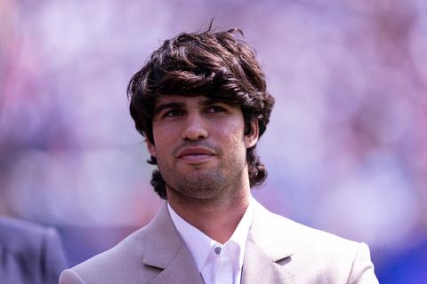 Toptennisser Carlos Alcaraz deelt hoopvolle beelden na vervelende periode