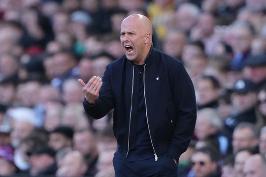 Arne Slot heeft dramatisch nieuws voor KNVB in zoektocht naar nieuwe bondscoach Oranje