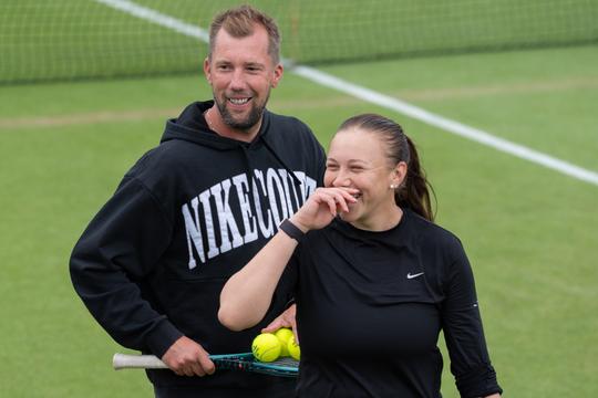 Foto van toptennisster met Nederlandse succescoach duikt op, hereniging aanstaande?