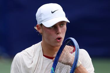 'Grote broer' bikkelhard voor tennissende zoon (17) van toekijkende legende: 'Dit was heel raar'