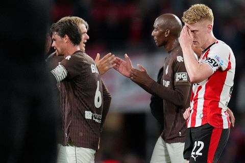 PSV beleeft in eigen huis ongekende afgang tegen Telstar